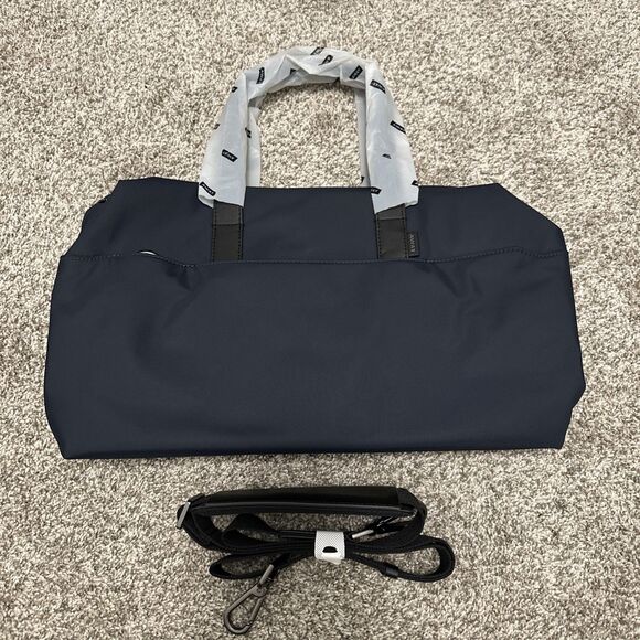 Away The Everywhere Shoulder Bag Navy Blue NWOT - Picture 1 of 9